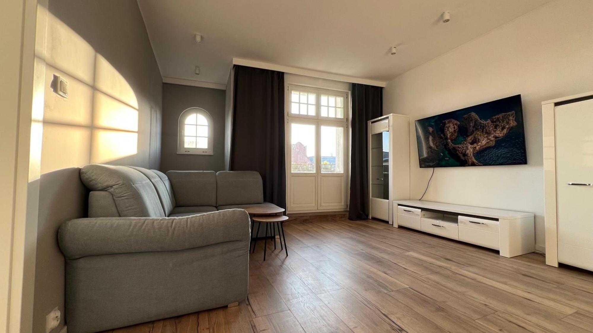 Long Island Apartment *