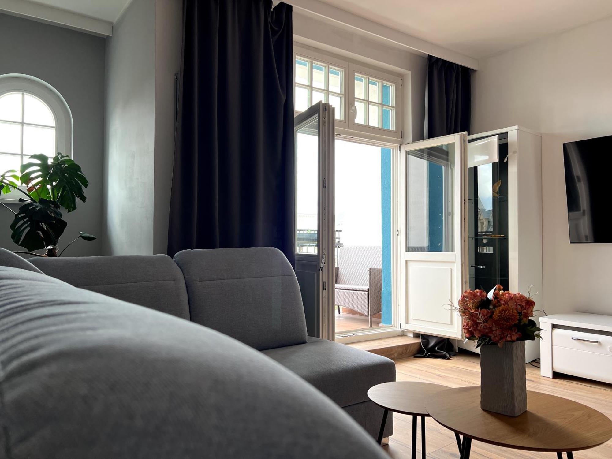 Long Island Apartment *
