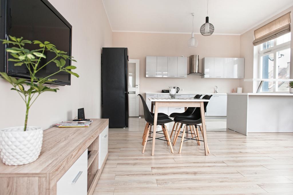 Long Island Apartment